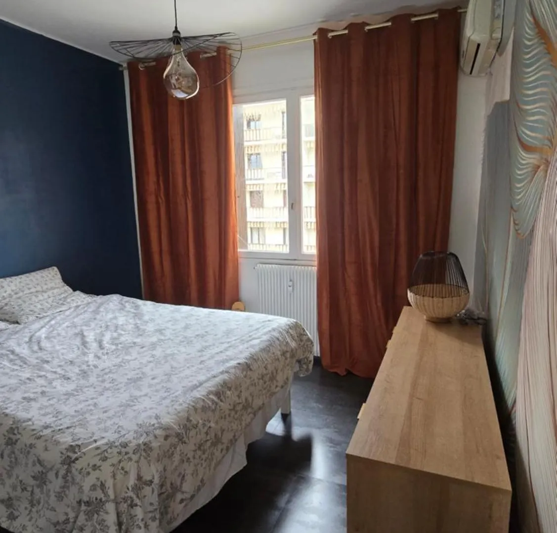 Room In Mont Boron 니스
